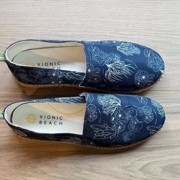 Vionic Women's Laguna Blue/White Ocean Print Loafers Size 10 - Picture 1 of 7